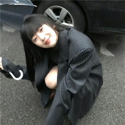 豪宅门口实拍：圈内老戏骨深夜密会神秘女子，经纪人连夜公关